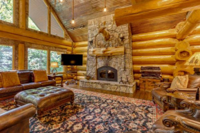 Private Hot Tub and Home Theater Ranger Log Cabin!